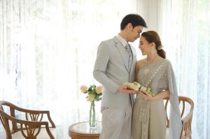 ชุดไทยเจ้าสาว ชุดไทยจักรพรรดิ์ เช่าที่แบมบี้ เวดดิ้ง ห้วยขวาง